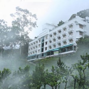 misty mountain resort munnar